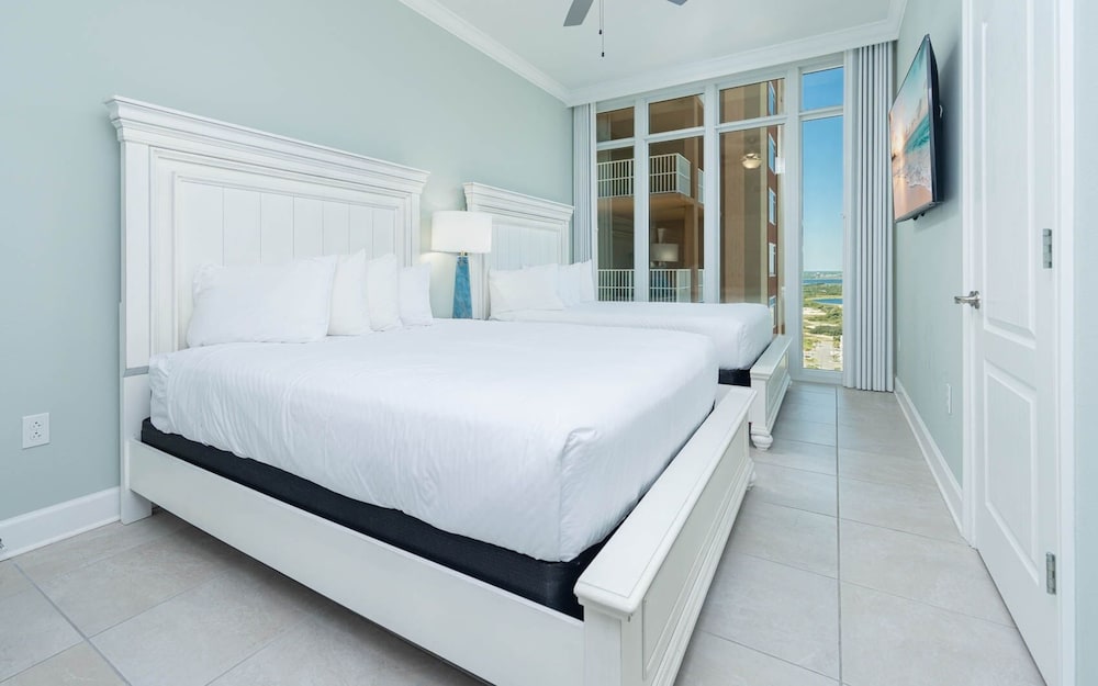 Phoenix Gulf Towers 2005 4 Bedroom Condo