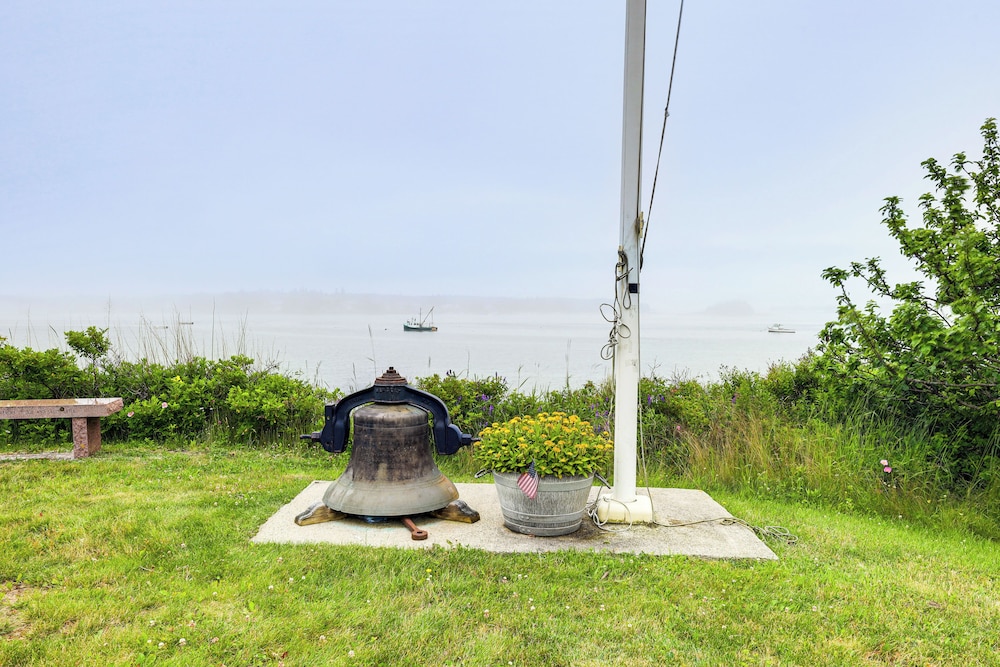 The Hideaway in Downeast Maine: Walk to Ocean