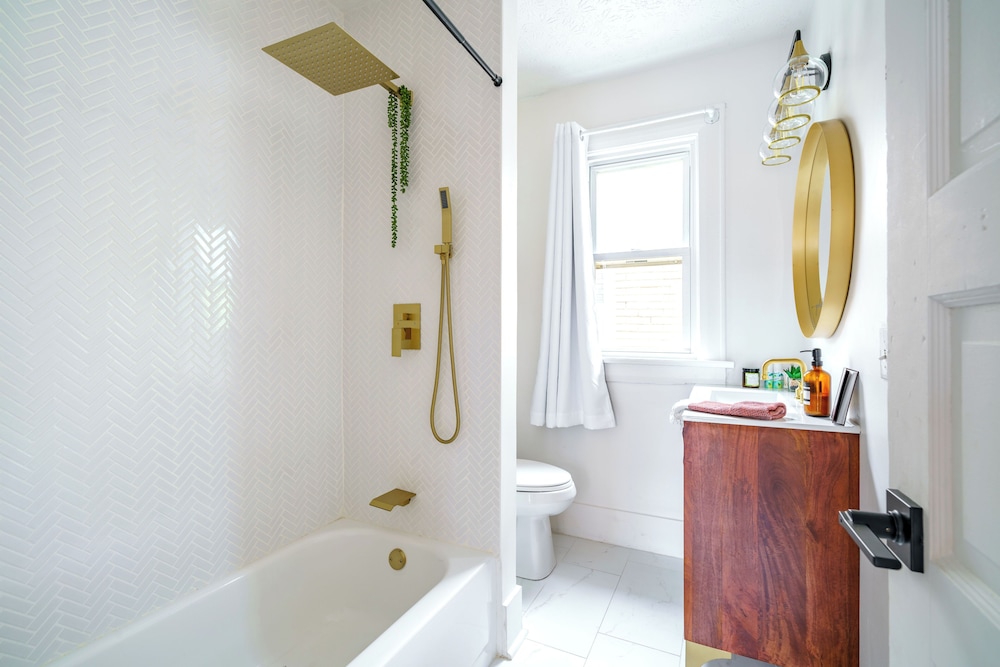 Jungle House Boutique Suites – Short North & Convention Center