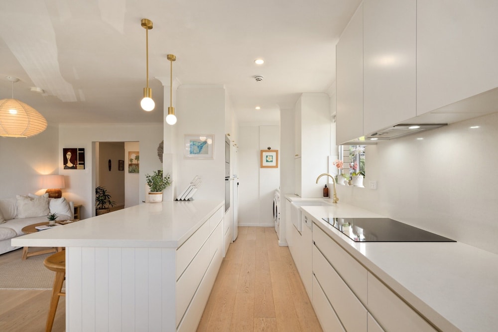 Sunrise Cove 2-bed Apartment at Newport Beach