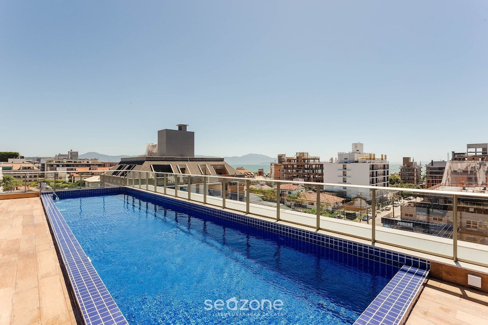 Elus - Building With Rooftop Pool 350m From the Beach!