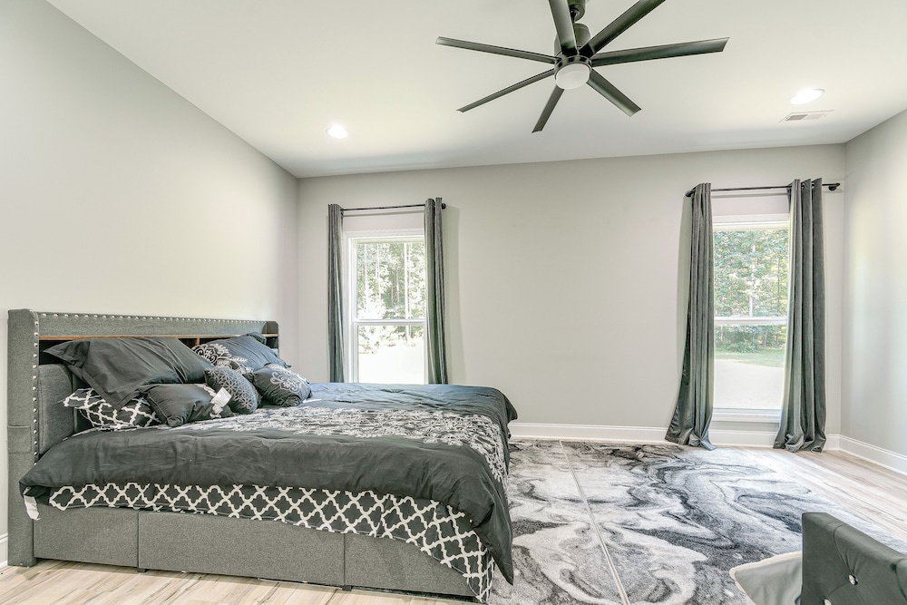 Secluded 18-acre Retreat in Staley w/ Game Room