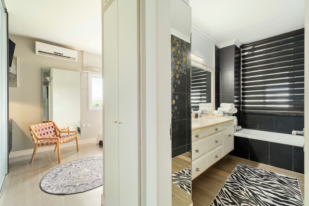 Ramat Aviv Stylish Stay by Sea N' Rent