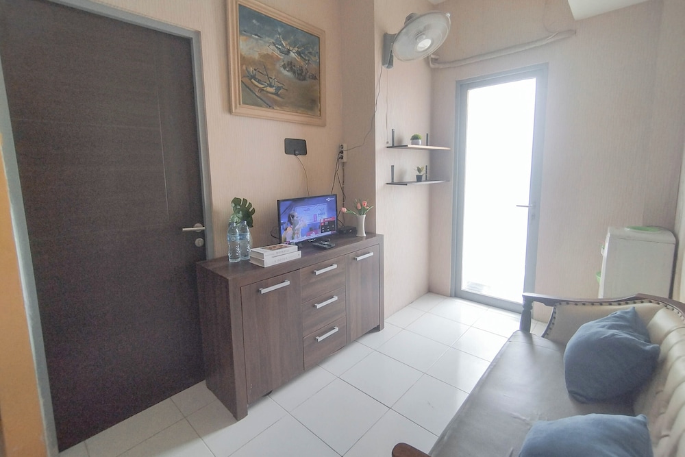Brown Accent 1Br At Tamansari Prospero Sidoarjo Apartment
