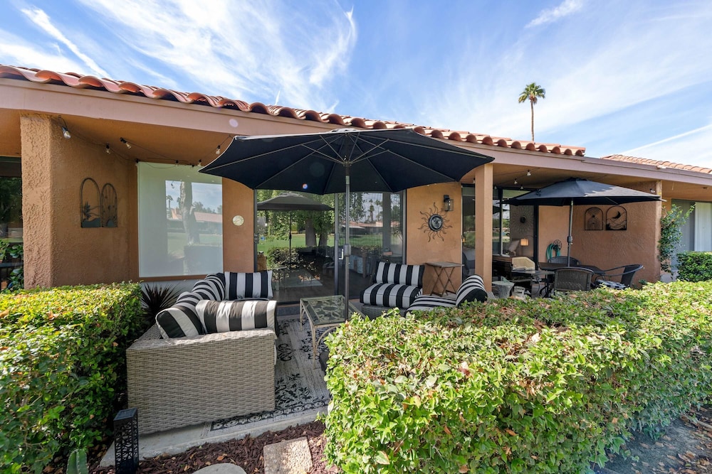 Designer Seville Condo w Golf Mountain Views