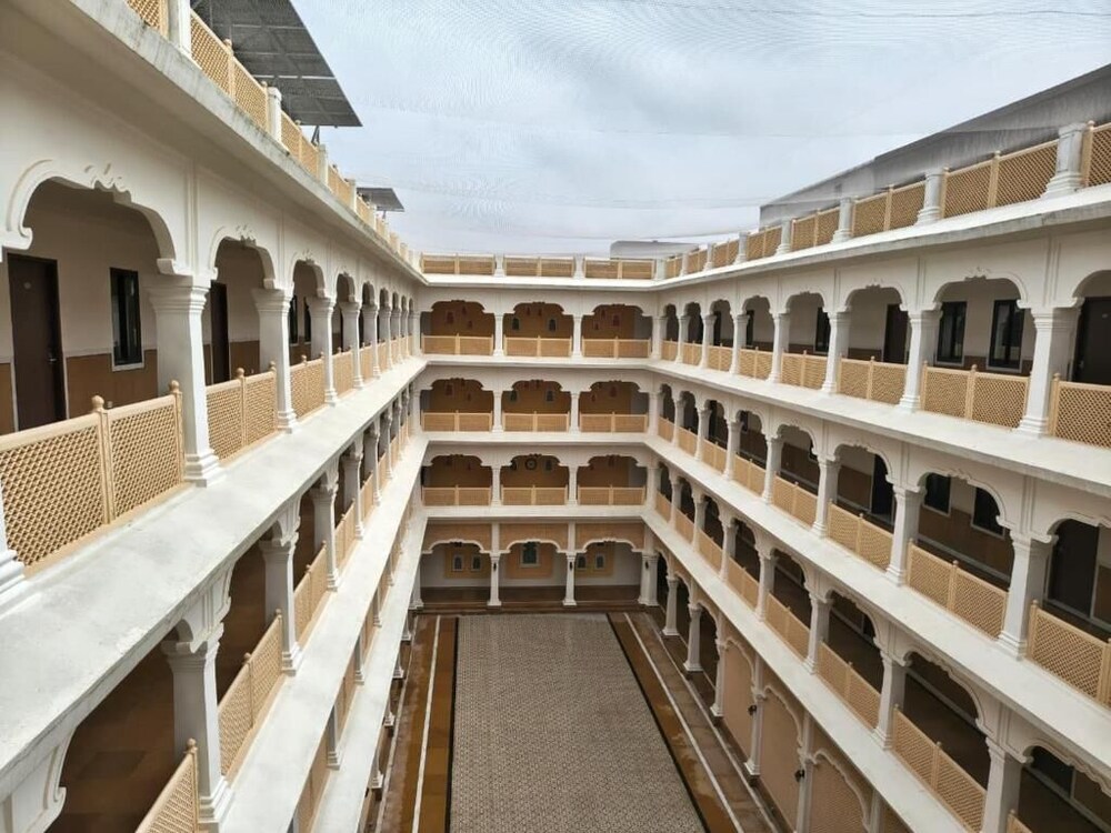 Abhushan Mahal