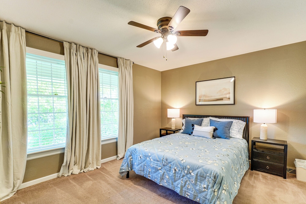 1 Mi to Dtwn: Quiet Retreat w/ Yard in Clinton