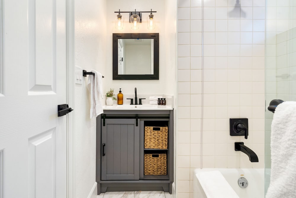 Explorer by Avantstay Close to Slopes Game Room Guest Suite