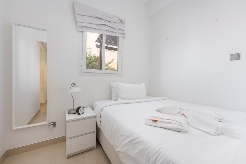 Luxurious Spacious 3-bedroom Villa With Private Pool at Springs 10