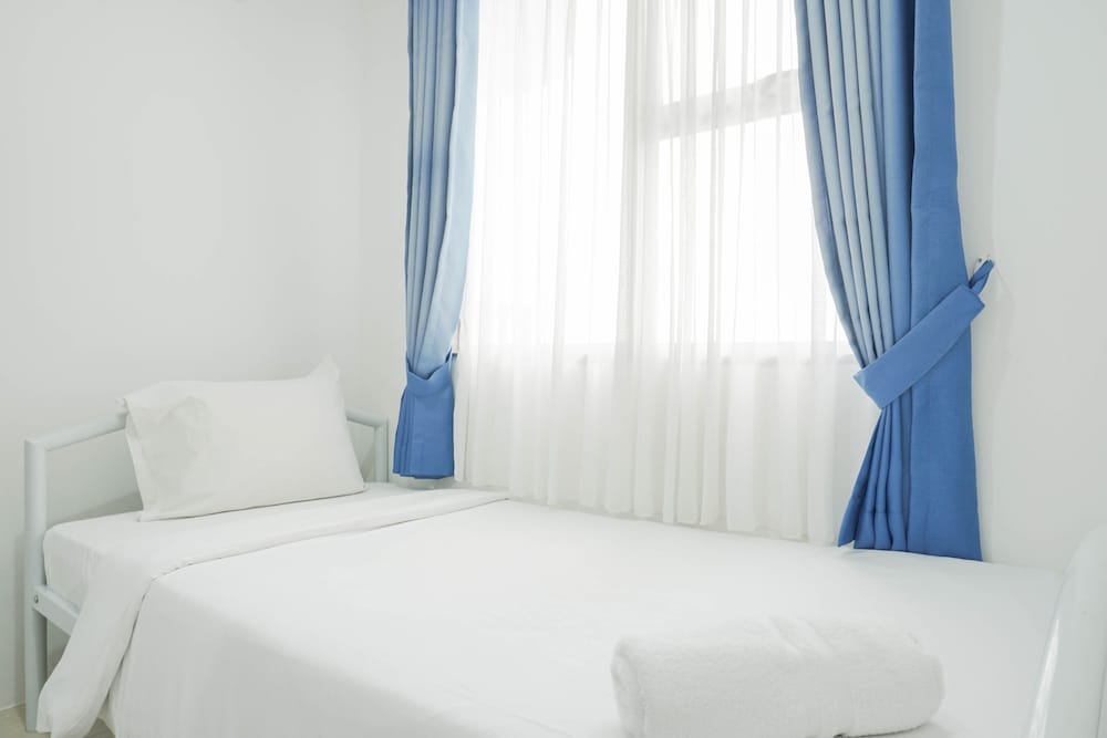 Luxurious 2BR Apartment at Belmont Residence view 2
