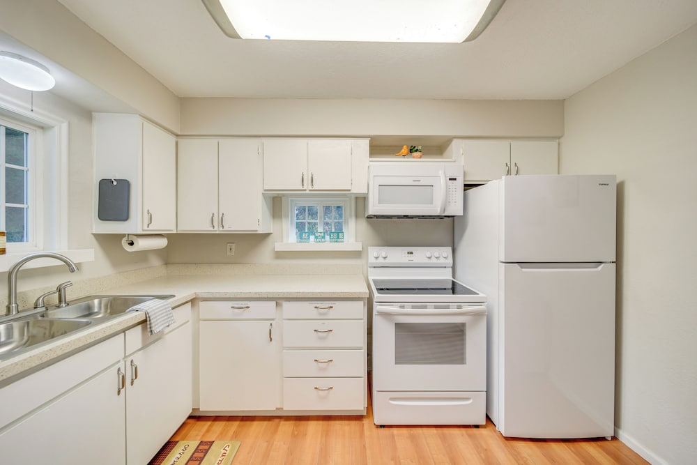 Patio & Yard: Townhome in Downtown Meridian view 2