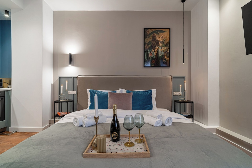 Trendy & Private City Studios Near Cismigiu & Calea Victoriei
