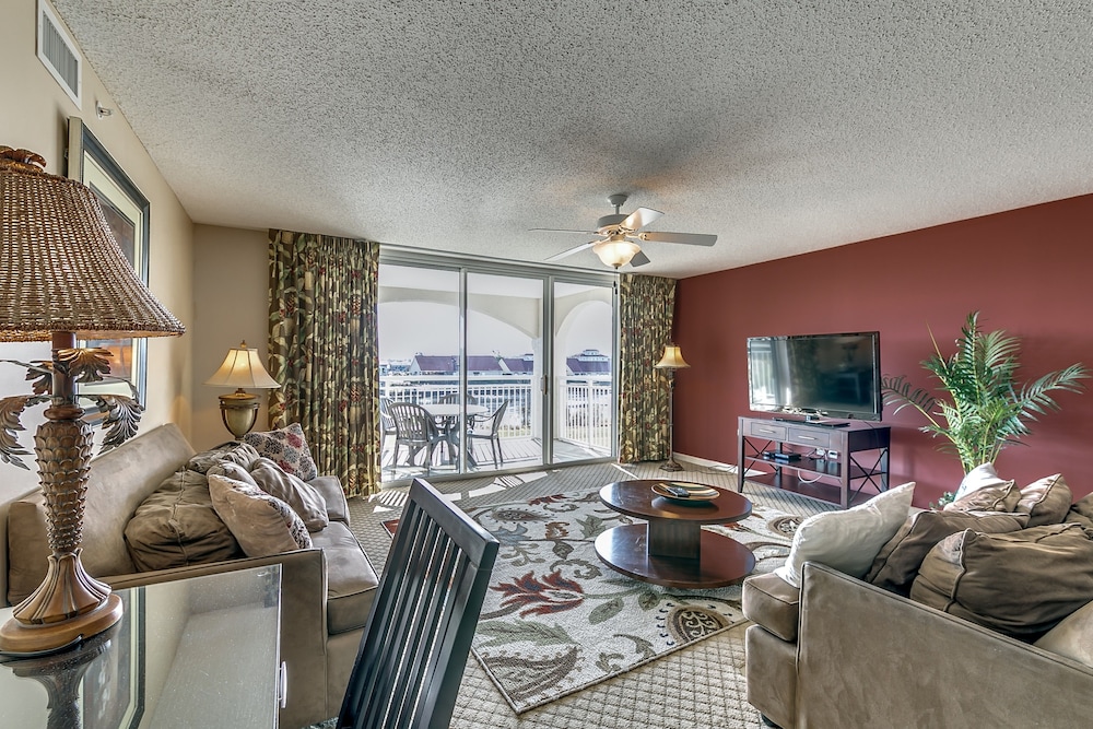 Yacht Club at Barefoot Resort by Condo-World