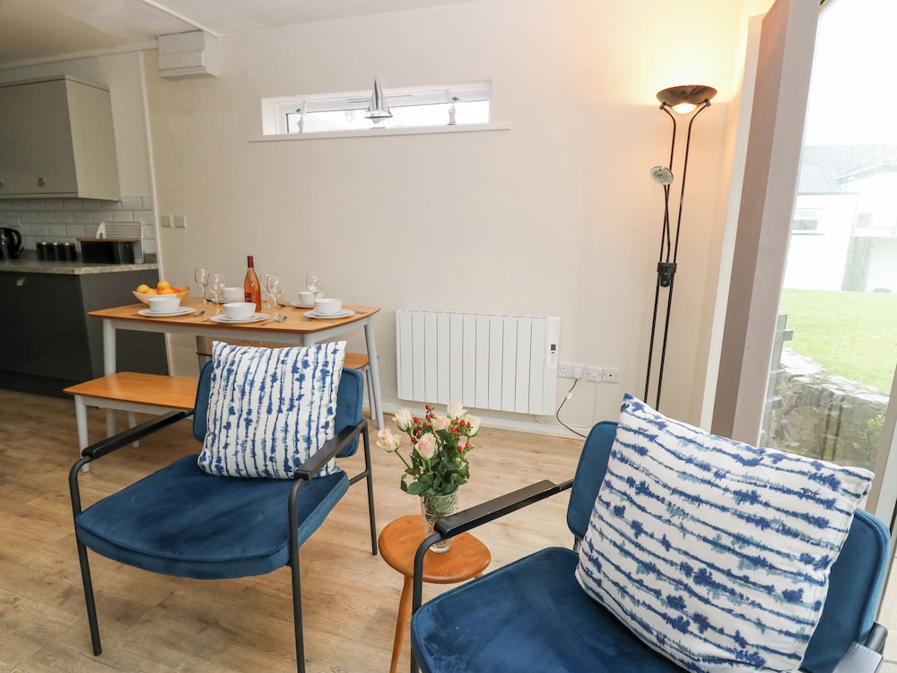 14 Coedrath Park