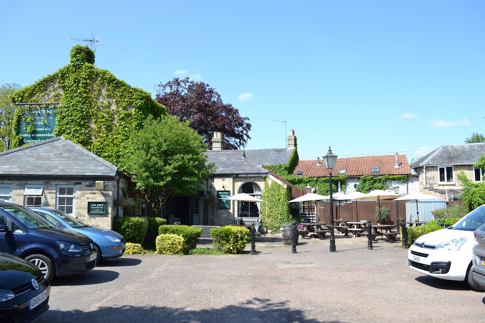 The White Hart Country Inn