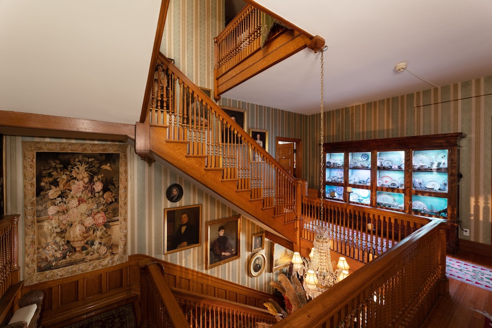 The Dempsey Manor Bed & Breakfast Inn