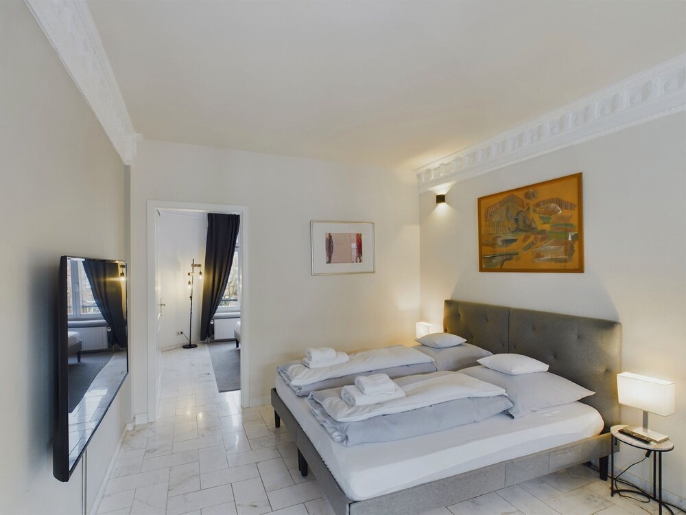 Art Apartments
