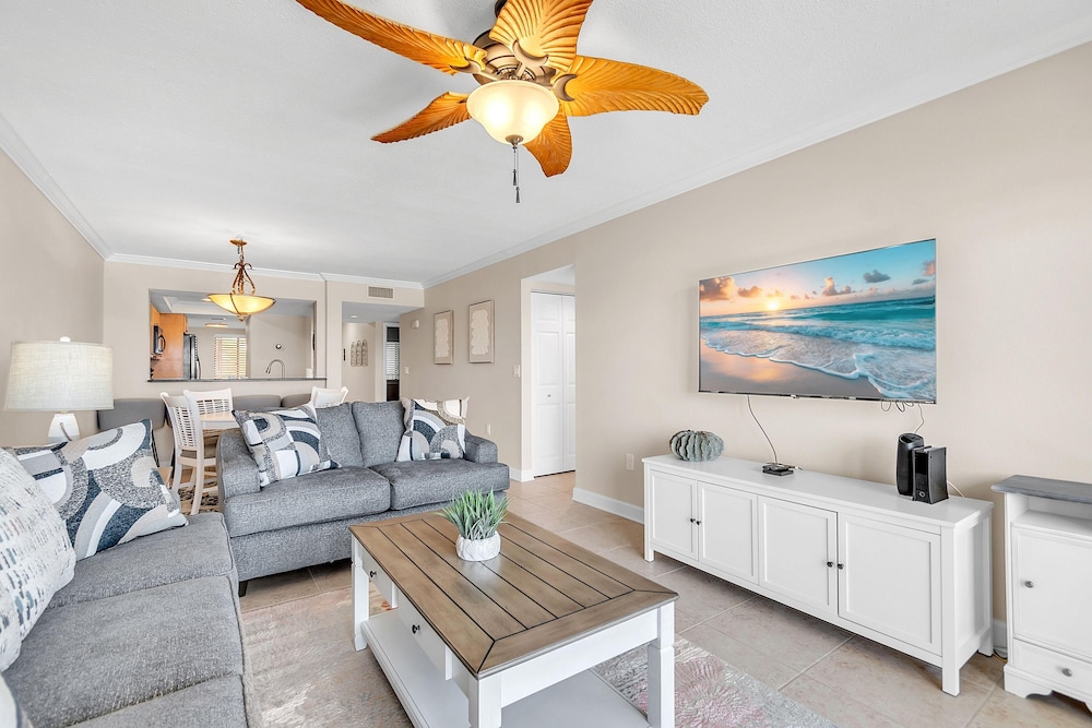 Land's End 11-306 Beach Front - Premier