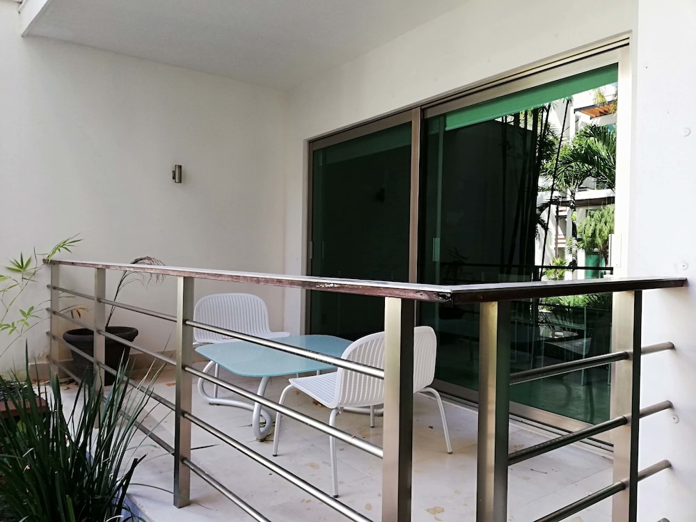 Via 38 C01 by Realty Group