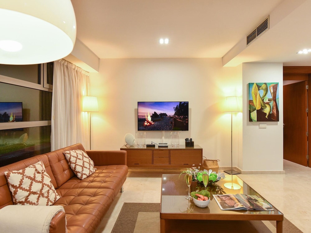 Villa With Private Pool in the Golf Resort