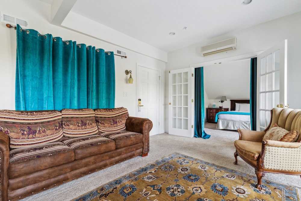 Columbia Vacations - The Columbia Inn at Peralynna Manor - Property Image 60