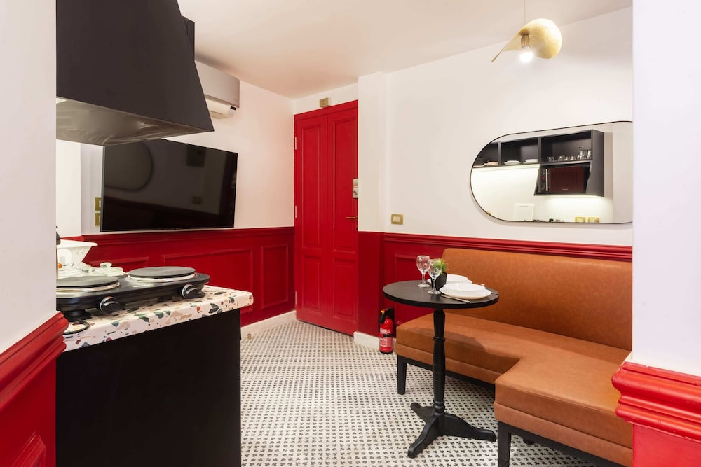 The Red-hot Retro 2bdr Apt. @ Cairo's Downtown