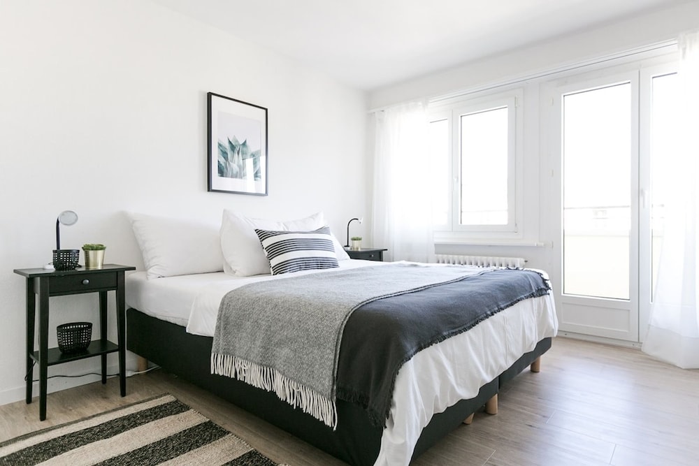 Lucern 2-br Flat w Netflix Top Location