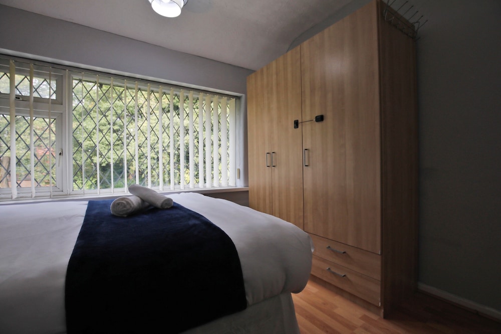 Spacious House for Relocating - Workers - Families