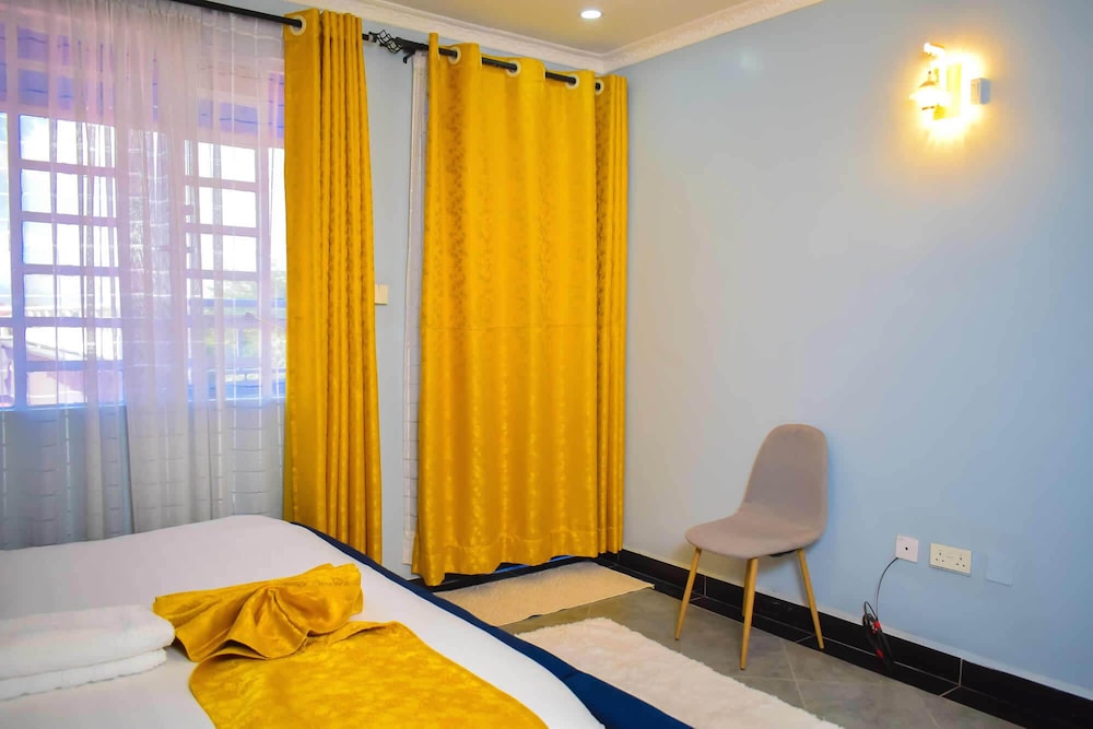 Lux Suites Fancy Getaway Apartments
