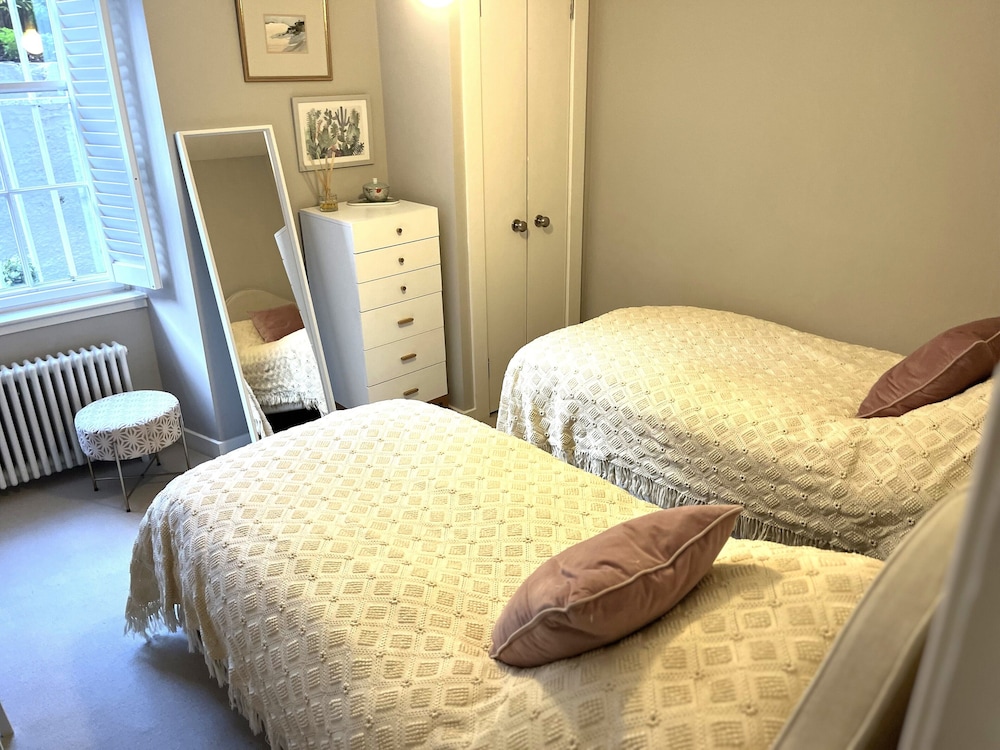 JOIVY Vibrant City Centre 2-bed Apt.