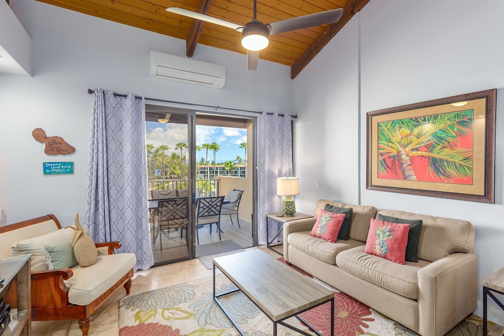 Kamaole Sands 10-403 - Stunning Renovation - Penthouse Level - Split AC - Look!