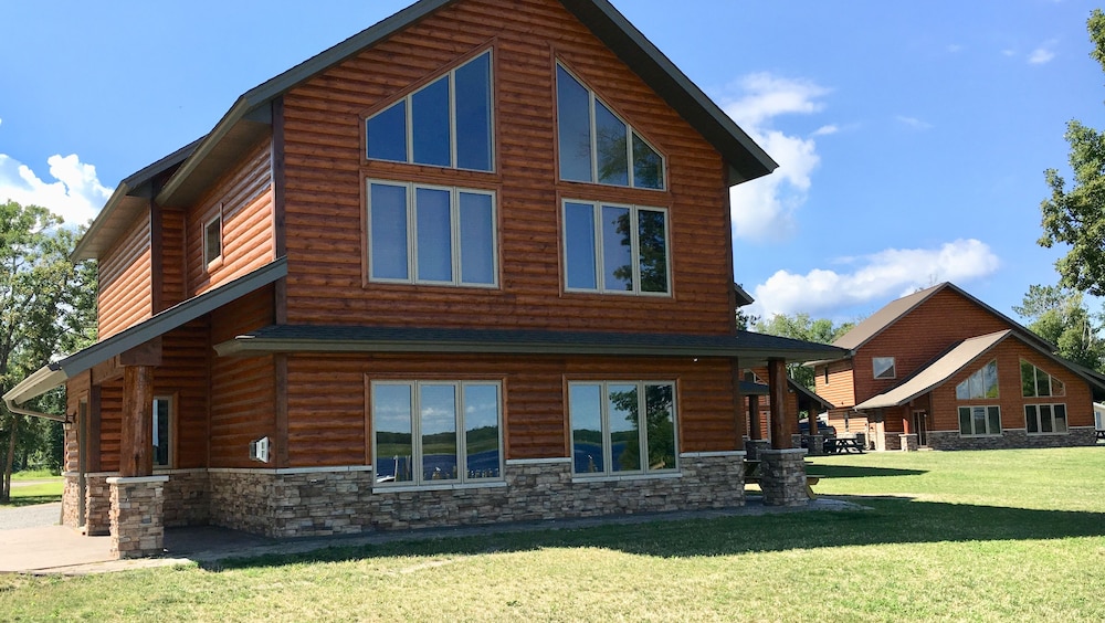 Sportsman's Lodge
