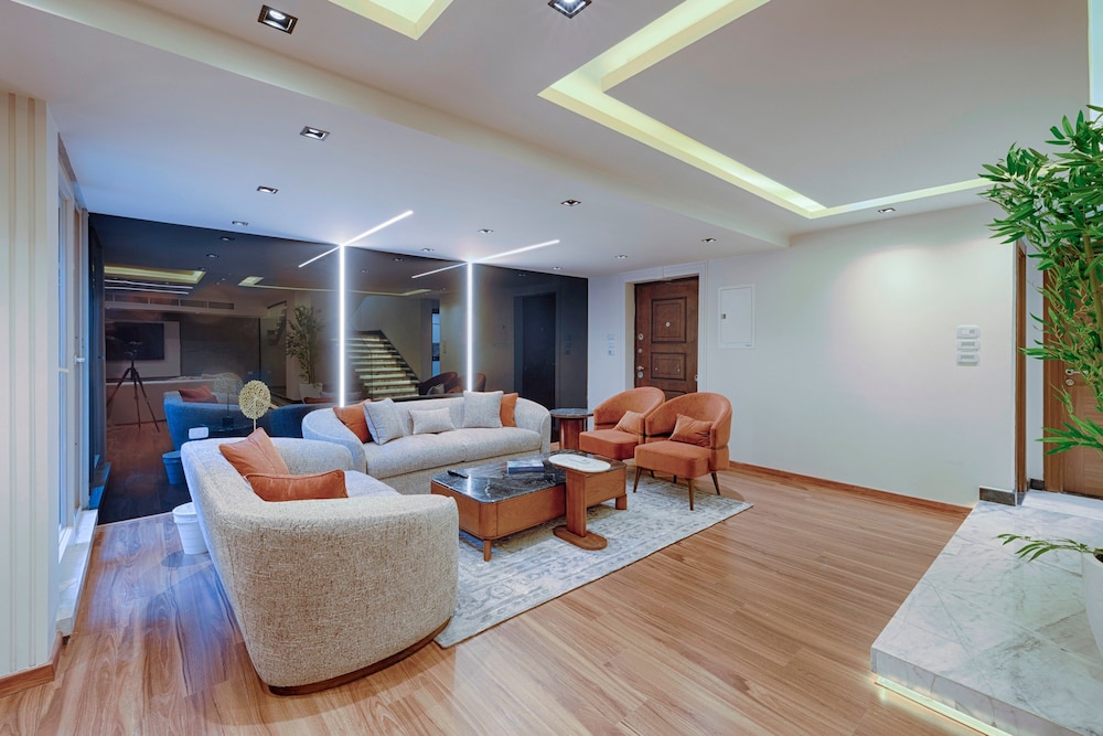 Vesta - Luxury Villa - 3BR - CFC II