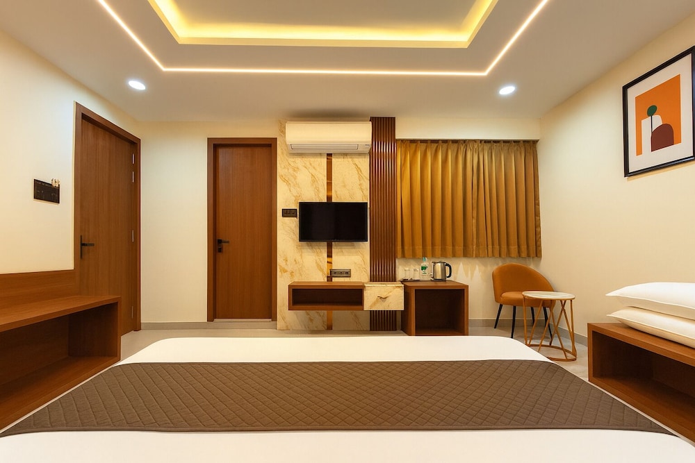 Hotel Rajshree Suites