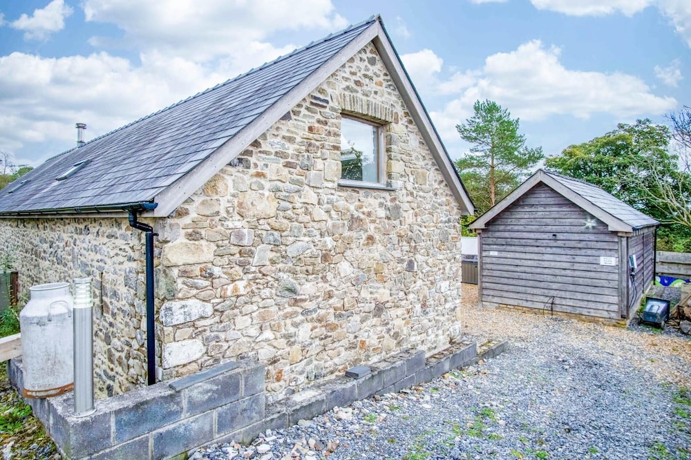 West Barn - 2 Bedroom Cottage - Llandeilo