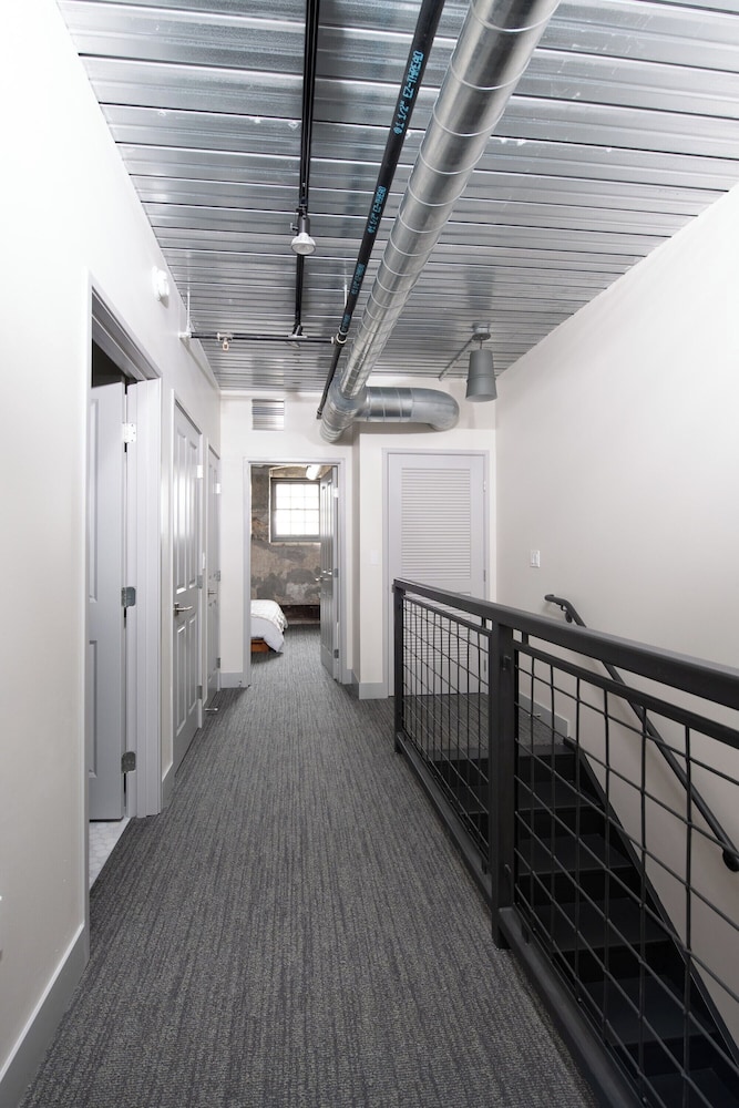 Brewery District Apartment Near Fiserv with Rooftop, Gym, and Parking