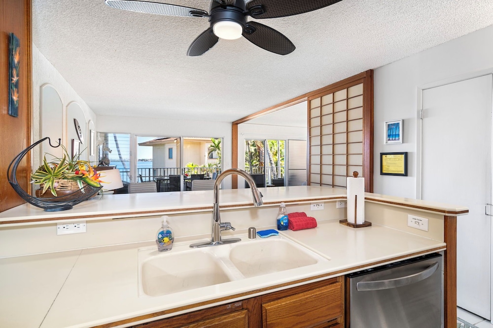 Beautiful Ocean Views - Close to Town - Wifi - Vrkcv