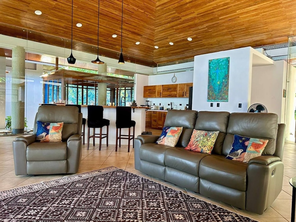 Luxurious Rainforest Retreat in Drake Bay, Osa, Costa Rica