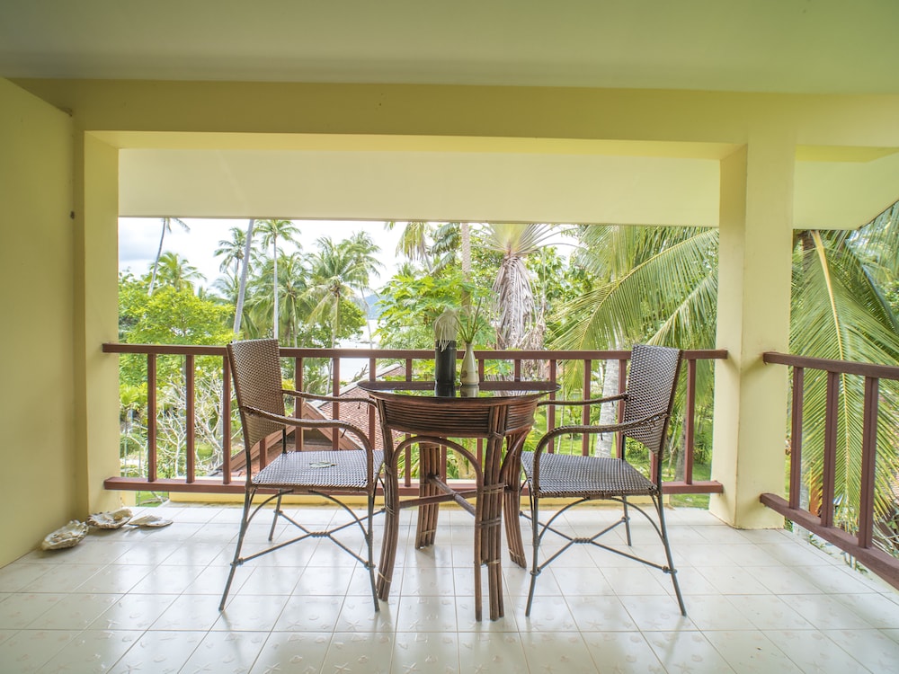 Baan Mai Beachfront Phuket Lone Island