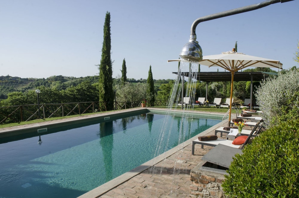 Podere Baiocco Sleeps 22 People 2 Private Pools Walking Distance to Town-podere Baiocco