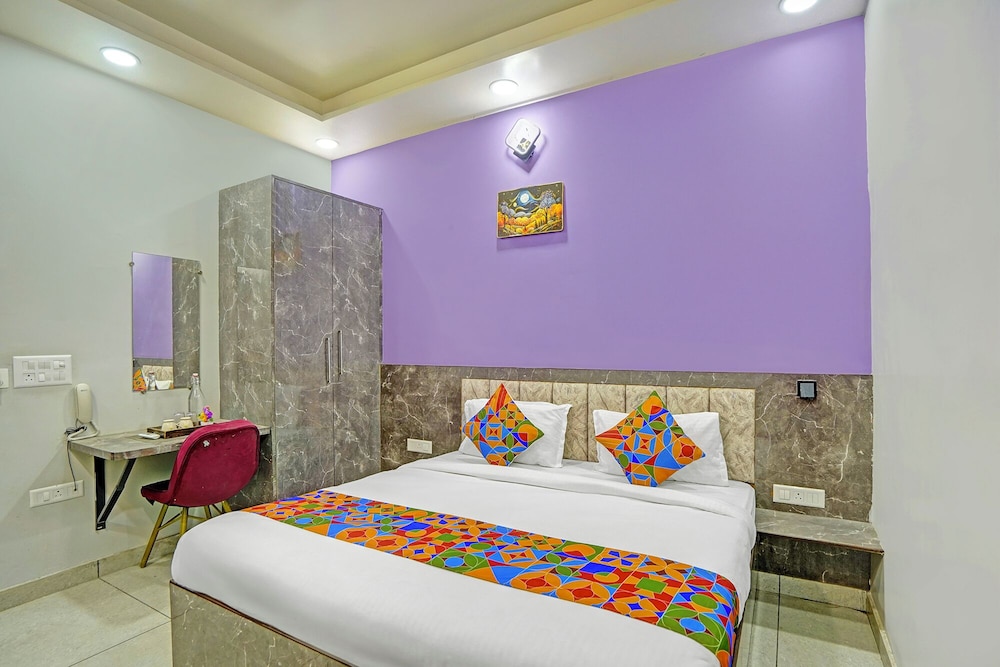 Fabhotel Moonlit