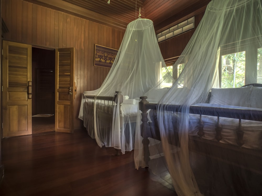 Baan Mai Beachfront Phuket Lone Island