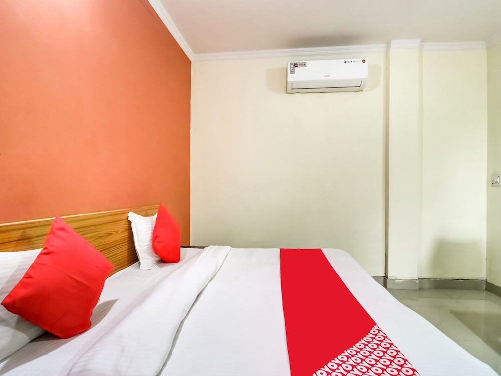 OYO 10877 Hotel R K Residency