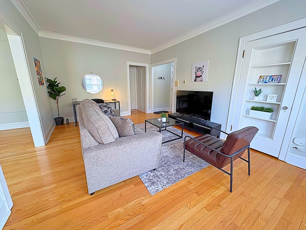 Charming 1BR in Evanston - Hinman B3