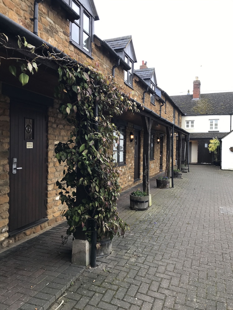 Deddington Arms