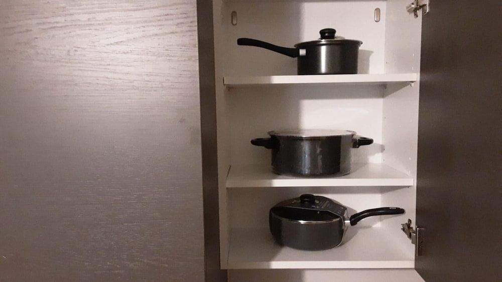 Apartment - Sleeps 4, Pets Allowed & Parking