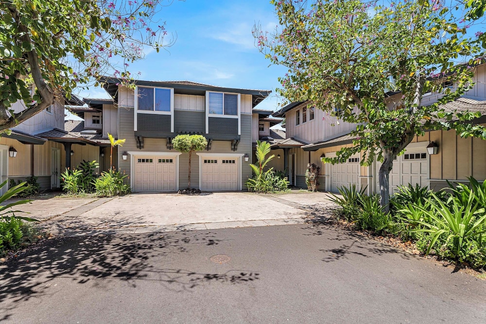 Beautiful Townhome - Great Location & Amenities - Vrkcv