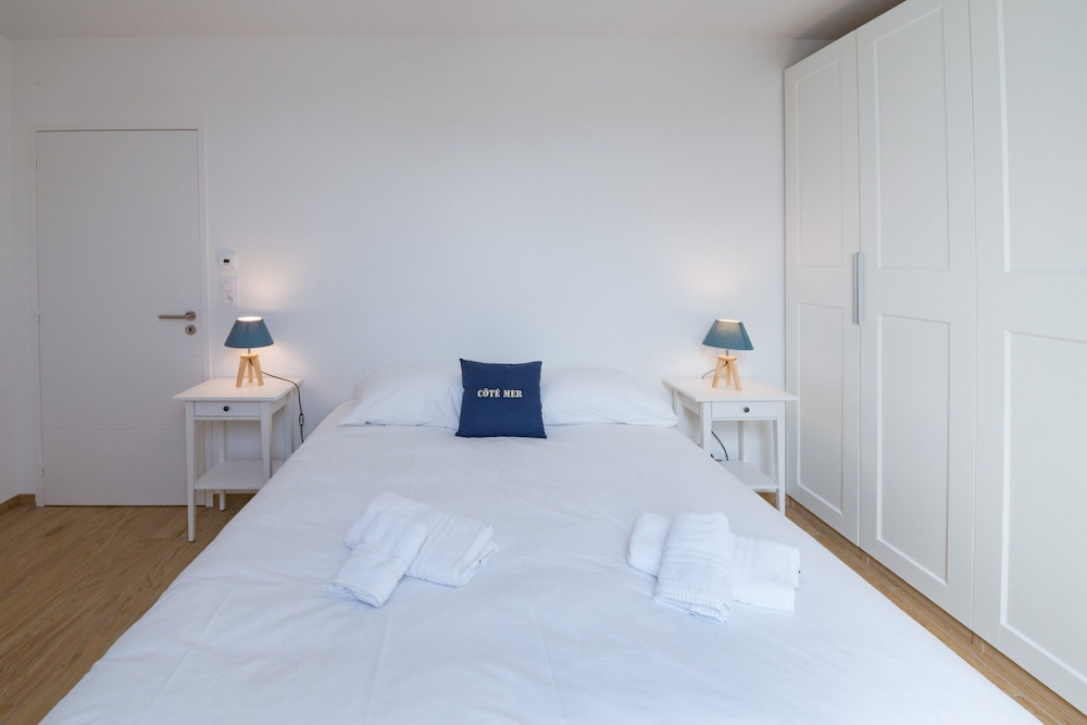 Apartment in Porspoder Near Plage du Bourg