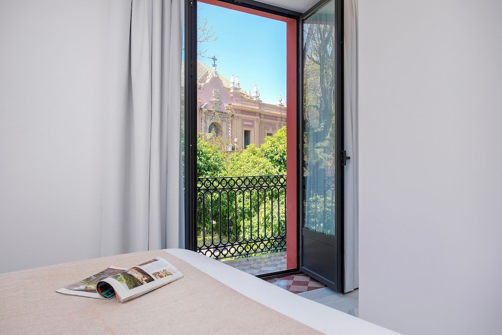 Exclusive Apartment in Seville.plaza del Museo 001