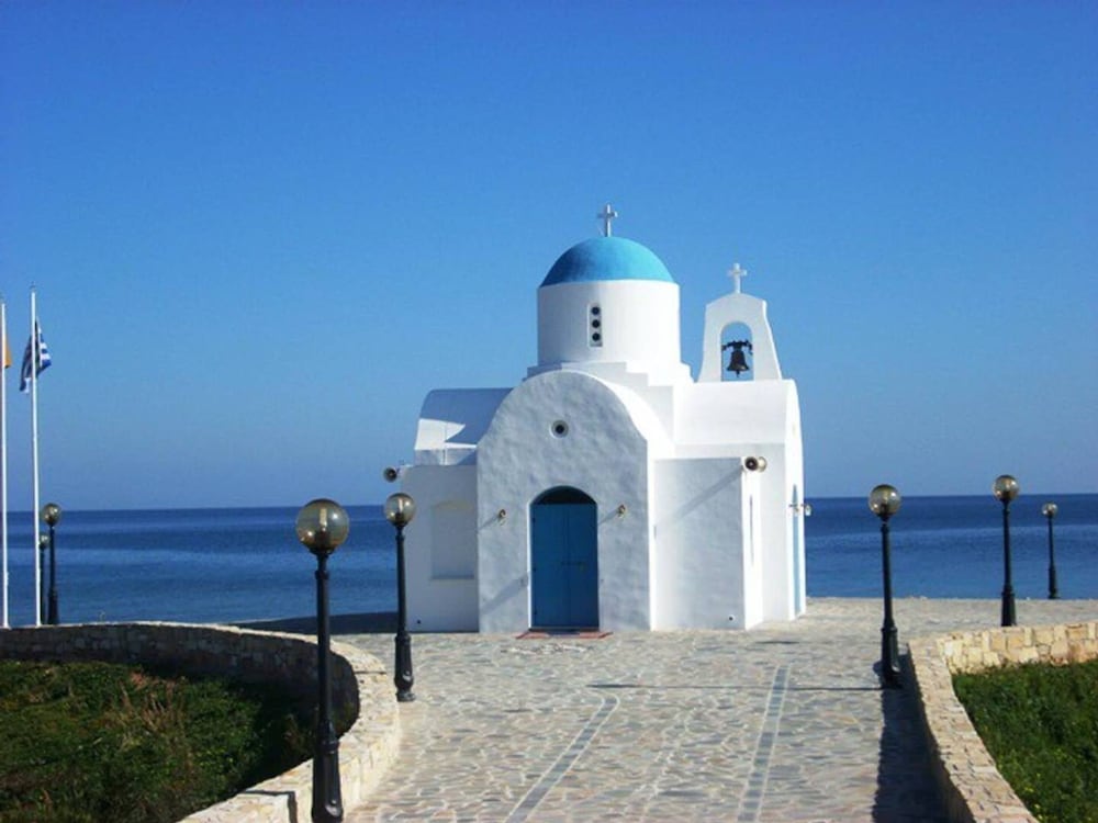 Andros Apt 2 Bed Free Wi-fi Safe Complex Pool